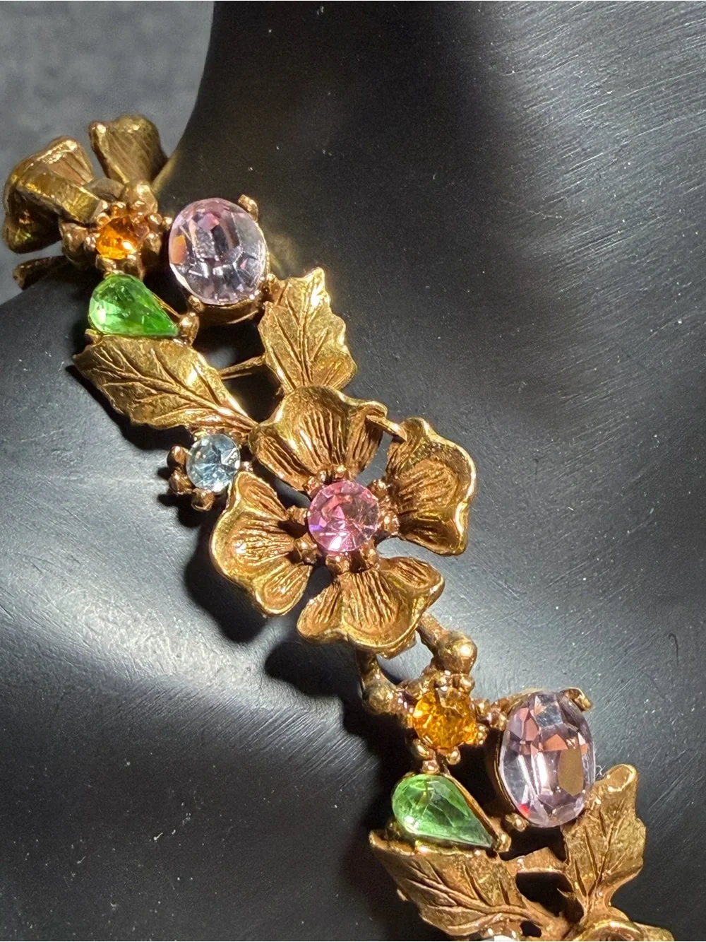 Vintage Lisner Floral Rhinestone Crystal Gold Tone Flower Necklace Signed